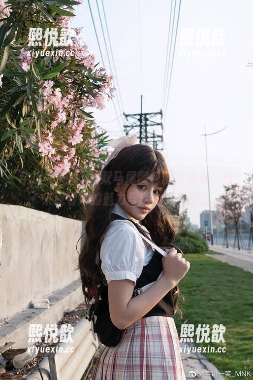 芊川一笑MNK 芊川一笑MNK双马尾图包精彩发布,快来观看她的魅力与活力完美展现