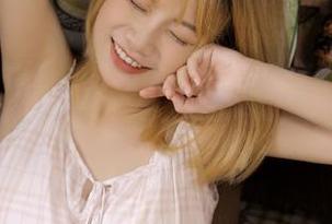 花漾show – 小海臀Rena风格女孩写真大合集:超多网盘资源,带你畅游可爱幻想