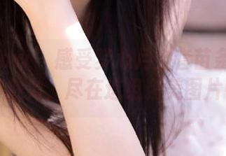 花漾show – 感受梦心月全套苗条有致的写真魅力，尽在这组精美图片中！
