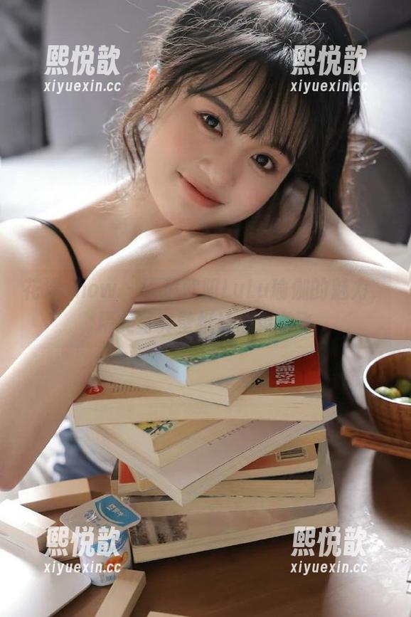 花漾show - 邂逅欧阳LuLu瑜伽的魅力，精美写真壁纸让心灵放飞