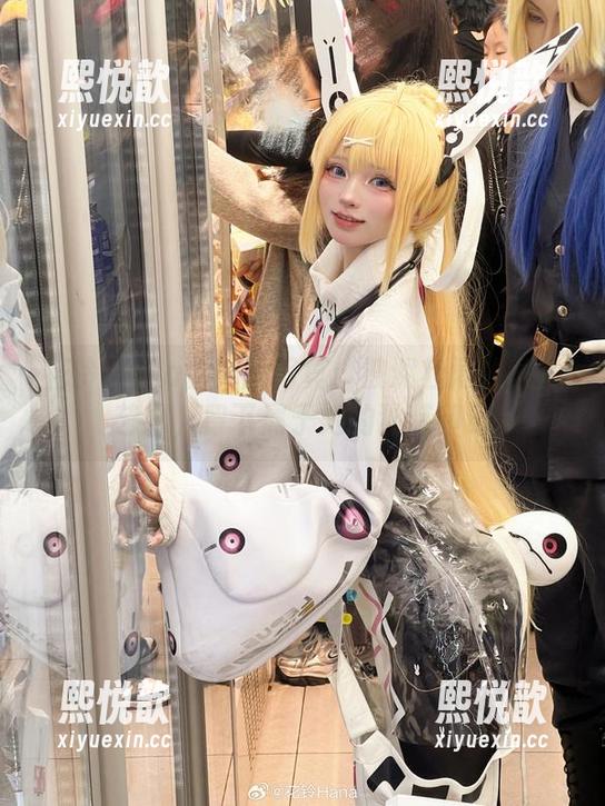 花铃Hana御姐的写真：波澜壮阔的图片艺术，留下属于她的独特印记
