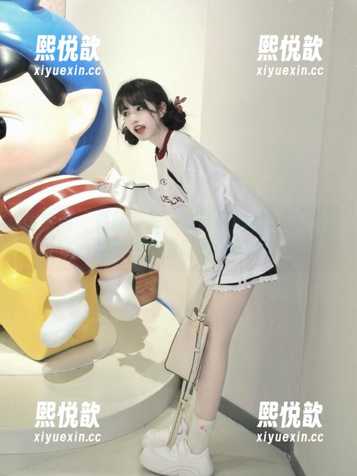 微密圈 - 最新图集：在葛征的棉袜系列中找到独特的时尚灵感！