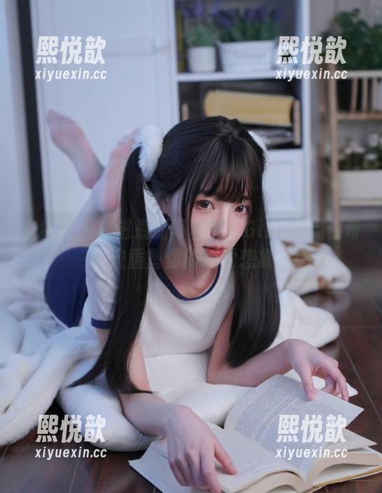 蜜桃社 - 走进最新写真界：Gina的纯白奇迹重塑你的视觉想象
