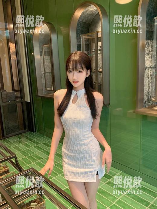 蜜桃社 - 在线体验初月女王的写真之旅，与你分享她的创作心路