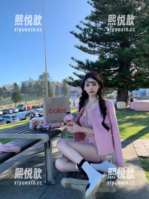 蜜桃社 - 结衣女神教你如何自嘲：美图合集里藏有笑点