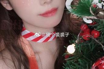 回顾“蜜汁猫裘”的全套作品，短裤将性感与优雅完美融合，令人陶醉