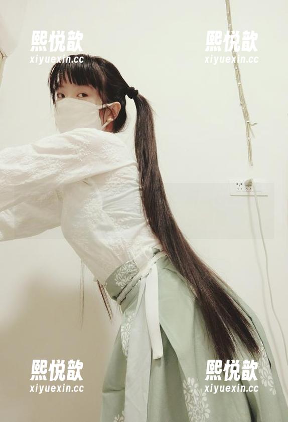 西尔酱春季校服摄影合集：捕捉校园四季的唯美图册，展现青春瞬间