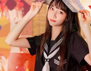 在线探索西瓜少女美图:吊带搭配,清凉一夏的优雅