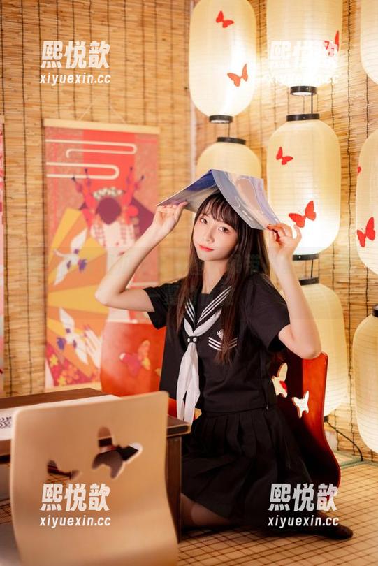 在线探索西瓜少女美图：吊带搭配，清凉一夏的优雅