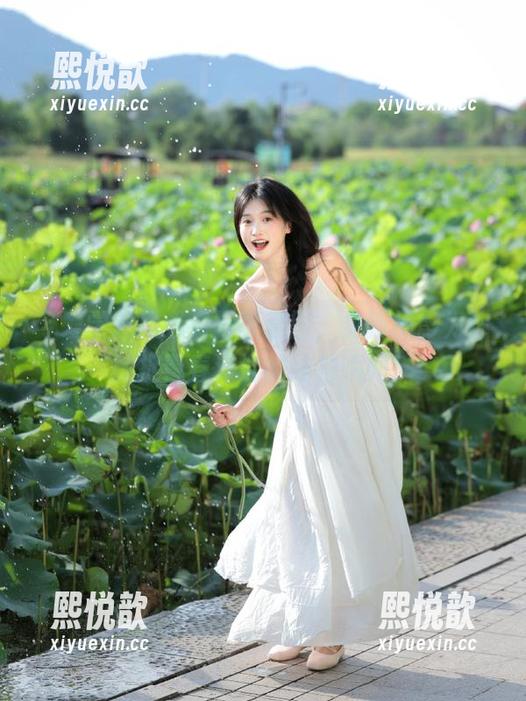 见新摄影 可爱学院风必看写真套图,见新摄影为你捕捉青春洋溢的独特瞬间!