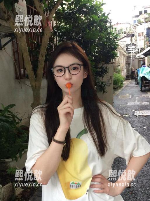 觅芙少女-玥玥 觅芙少女 - 玥玥私拍写真专辑:探索透明之美,感受内心深处的真实