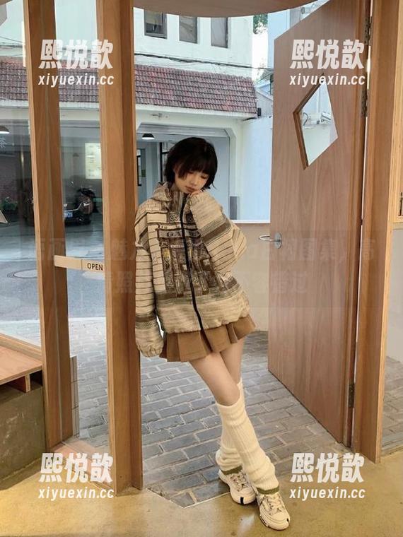语画界 - 魅力小海臀Rena白裙图集，高清照片免费下载不容错过