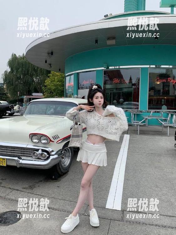 语画界 - 徐莉芝的高清制服套图，谁说学习和美丽不能兼得？