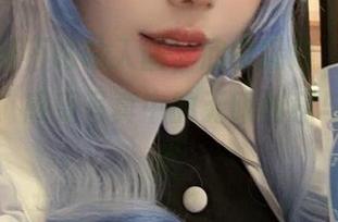 随阿九从不咕咕入画，欣赏精选“开火车”作品，感受写真中的无限创意与独特风格