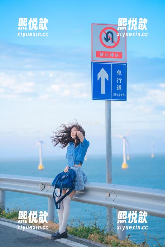 最新写真发布：阿包也是兔娘分享吊带袜天使的甜美风格