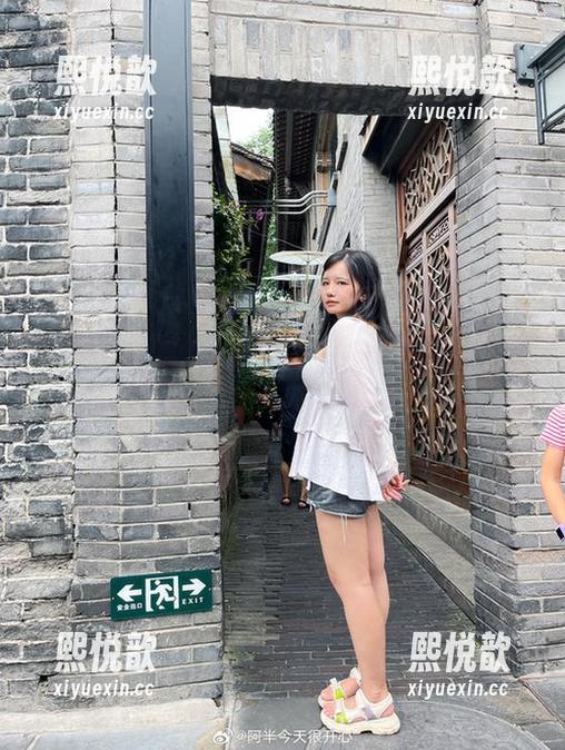 不容错过的视觉盛宴！阿半今天很开心《剧情》作品集全新更新抢先看