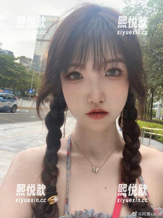 阿薰kaOri的白衬衫写真：那些不可思议的照片，绝对颠覆你对时尚的想象！