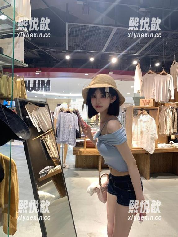 陈妮妮UNI 微密圈 - 陈妮妮UNI的新美图图集:少女美背让你沉醉在青春回忆中