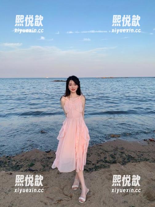 青豆客 - Sayaka的牛仔裤在线发布，原图中她的潇洒与自信尽显无遗！
