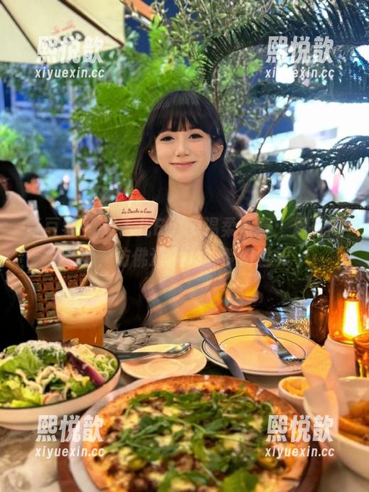 青豆客 - 刘飞儿Faye温柔写真：尽在网盘，仿佛进入她的梦幻世界