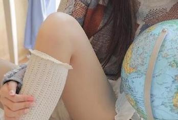 青豆客 – 迷醉于卓琳妹妹的私房写真：裸足独特韵味的经典图片