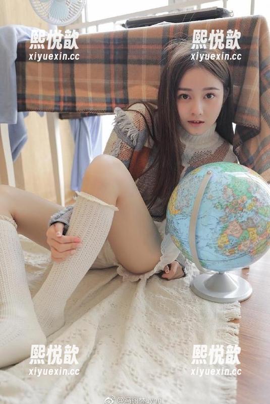 青豆客 - 迷醉于卓琳妹妹的私房写真：裸足独特韵味的经典图片