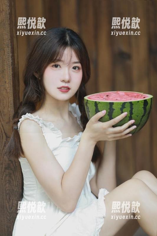 青豆客 - 免费独家分享杨上萱兔女郎的写真资源，领略她的风采与气质！
