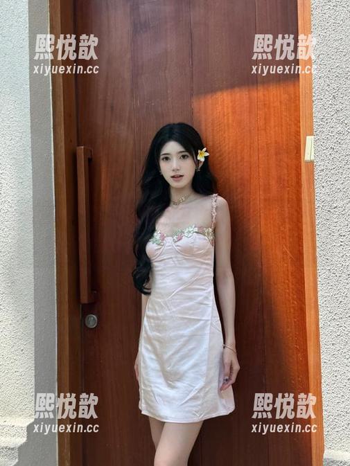 青豆客 - 程彤颜最新写真集：大理旅拍，告诉你如何在阳光下‘逆袭’！