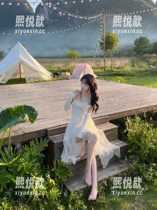 微密圈 - 黑饱宝的旗袍写真，套图中藏着多少自嘲的瞬间与姿态